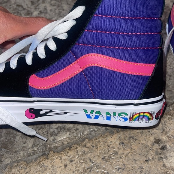 Vans - Picture 5 of 8